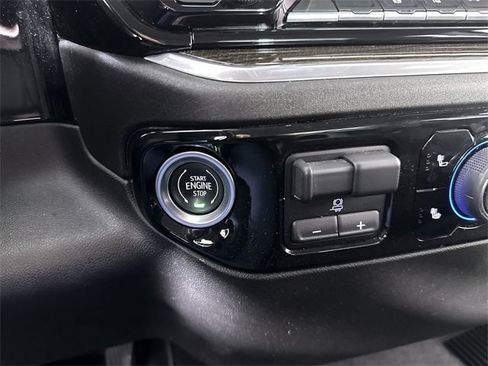 Used 2025 Chevrolet Silverado 2500 LT w/ Convenience Package image 17