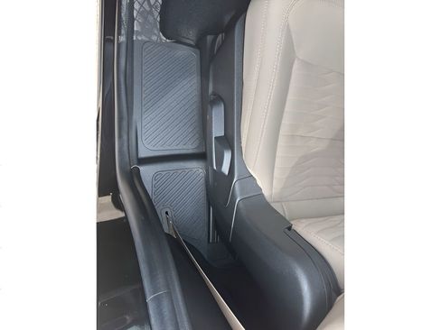 Used 2021 Ford Explorer XLT AWD/4WD image 17
