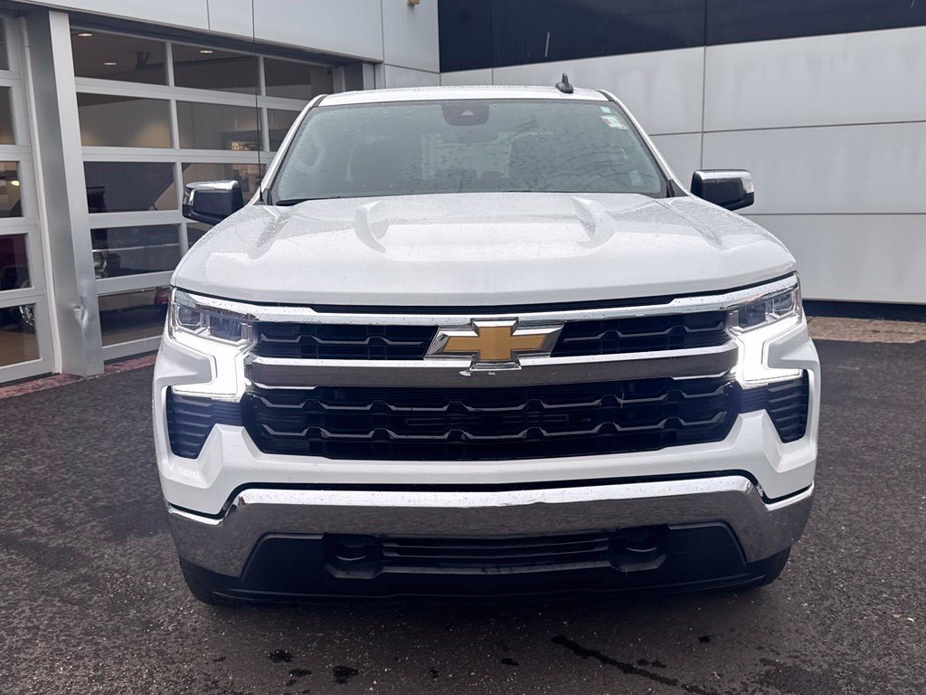 Used 2024 Chevrolet Silverado 1500 LT AWD/4WD image 8