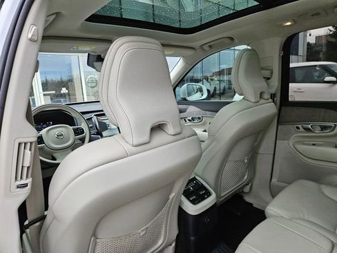 Certified 2024 Volvo XC90 T8 Plus w/ Protection Package Premier AWD/4WD image 17