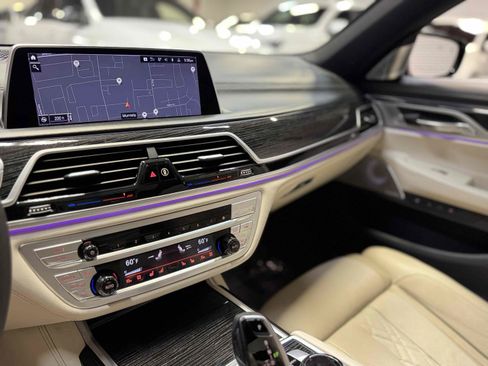 Used 2021 BMW 750i xDrive w/ Executive Package AWD/4WD image 51