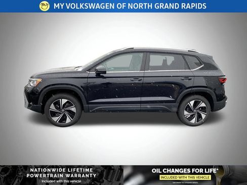 New 2026 Volkswagen Taos SE AWD/4WD image 4