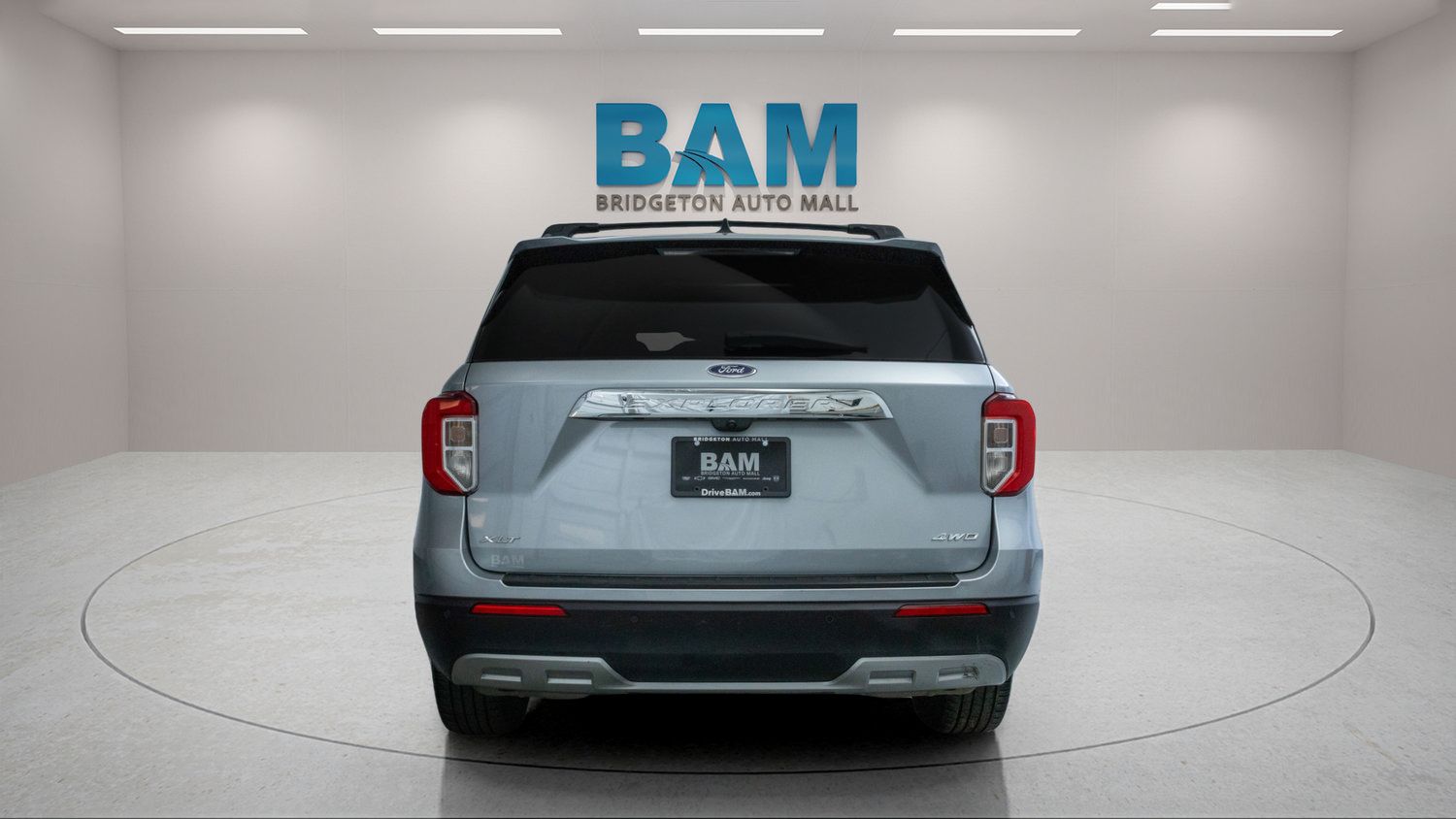 Used 2023 Ford Explorer XLT w/ Equipment Group 202A AWD/4WD image 6
