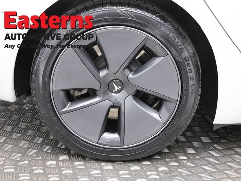 Used 2022 Tesla Model 3 Standard Range image 24