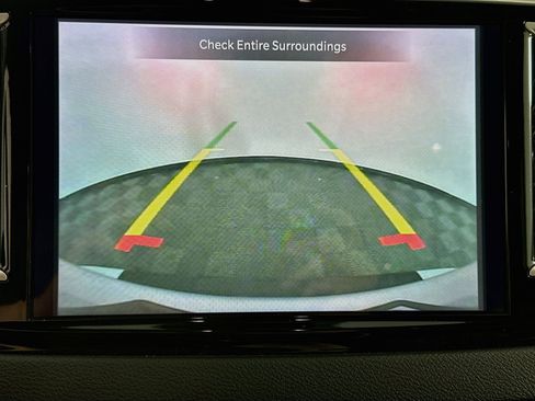 Used 2024 Chrysler Pacifica Touring-L FWD image 23