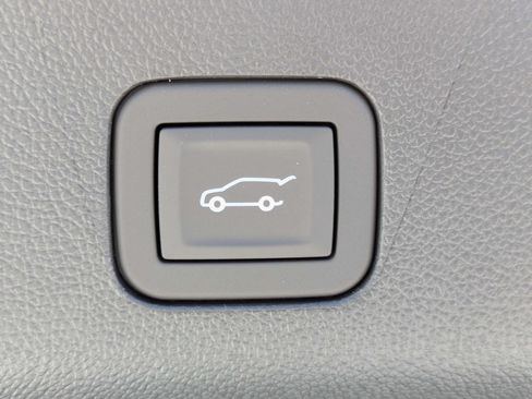 New 2026 Chevrolet Suburban Premier RWD image 8
