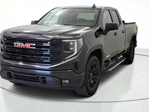 Used 2023 GMC Sierra 1500 Elevation AWD/4WD image 3