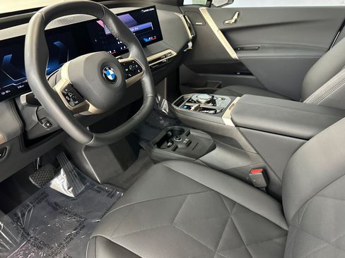 Used 2026 BMW iX xDrive60 AWD/4WD image 4