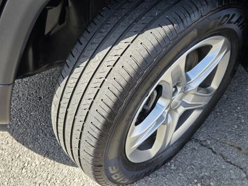 Used 2024 Jeep Compass Latitude image 22