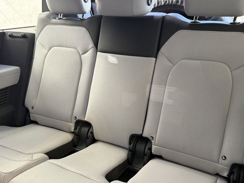 New 2025 Land Rover Defender 130 V8 image 28