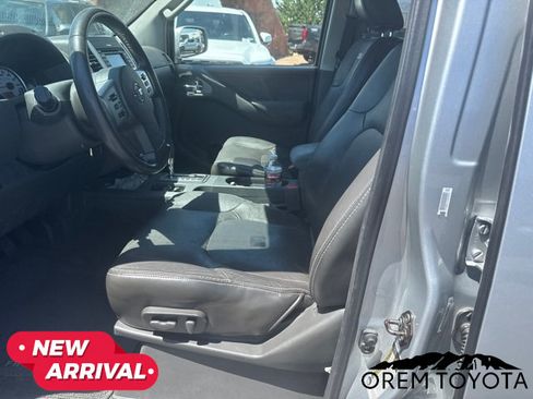 Used 2014 Nissan Frontier PRO-4X w/ Pro-4x Luxury Package AWD/4WD image 10