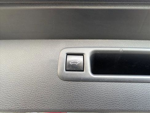 Used 2023 Toyota Highlander LE image 25