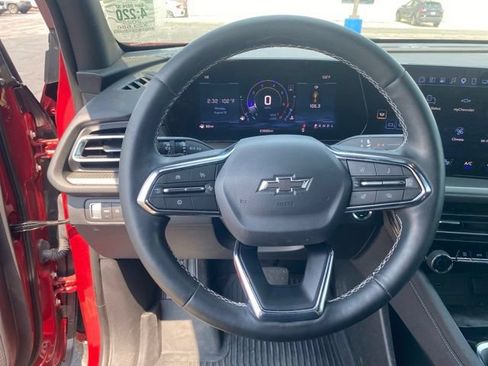 Used 2025 Chevrolet Traverse LT w/ Midnight/Sport Edition FWD image 11