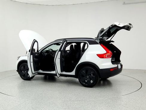 New 2026 Volvo XC40 B5 Ultra w/ Climate Package image 12