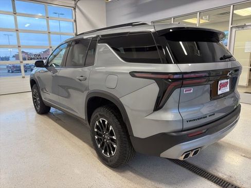 Used 2025 Chevrolet Traverse Z71 image 6