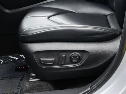 Used 2023 Toyota Highlander XLE FWD image 11