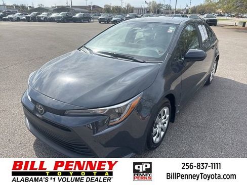 Used 2025 Toyota Corolla LE image 1