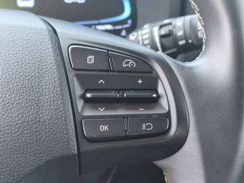 Used 2025 Hyundai Venue SEL FWD image 22