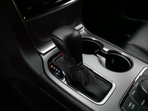 Used 2020 Jeep Grand Cherokee Limited X AWD/4WD image 24