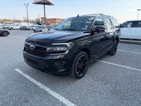 Certified 2023 Ford Expedition Limited image 4