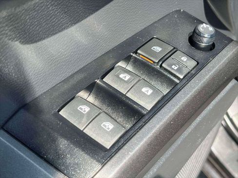Certified 2023 Toyota Tacoma TRD Off-Road AWD/4WD image 20
