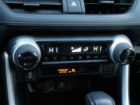 Used 2021 Toyota RAV4 LE image 23