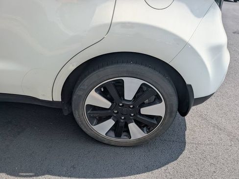 Used 2019 Kia Soul + FWD image 22