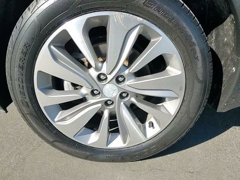 Used 2020 Buick Encore Preferred image 8