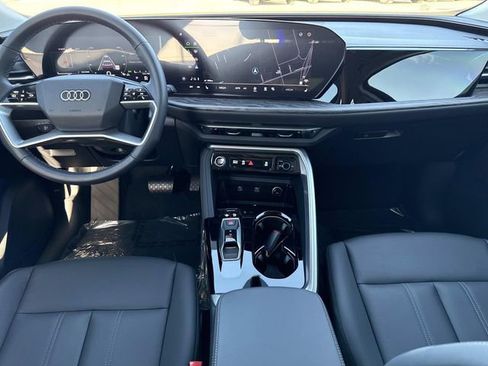 Used 2025 Audi Q5 2.0T Premium w/ Convenience Package image 12