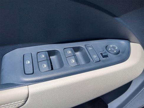 New 2025 Hyundai Venue Limited image 20