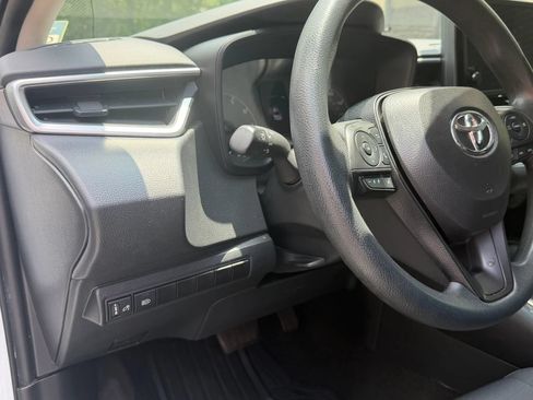 Used 2024 Toyota Corolla LE FWD image 27