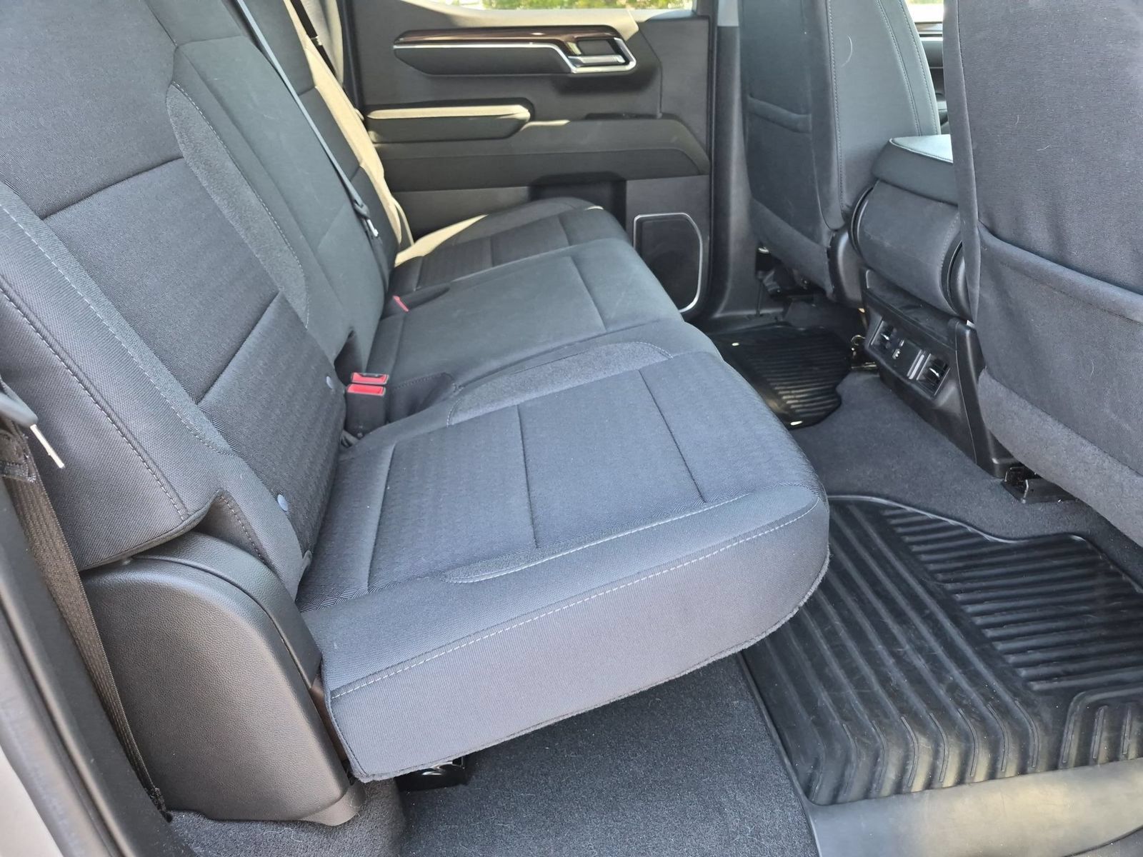 Used 2023 Chevrolet Silverado 1500 LT AWD/4WD image 19