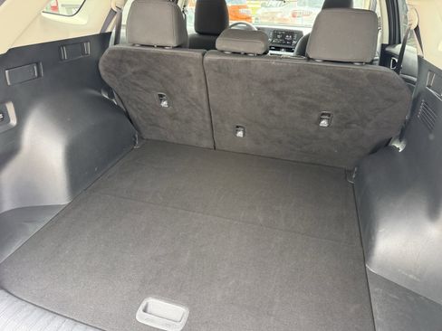 Used 2025 Kia Sportage LX image 32