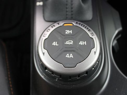 Used 2024 Ford Bronco Badlands AWD/4WD image 44