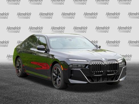 Used 2024 BMW i7 xDrive60 w/ Executive Package AWD/4WD image 2