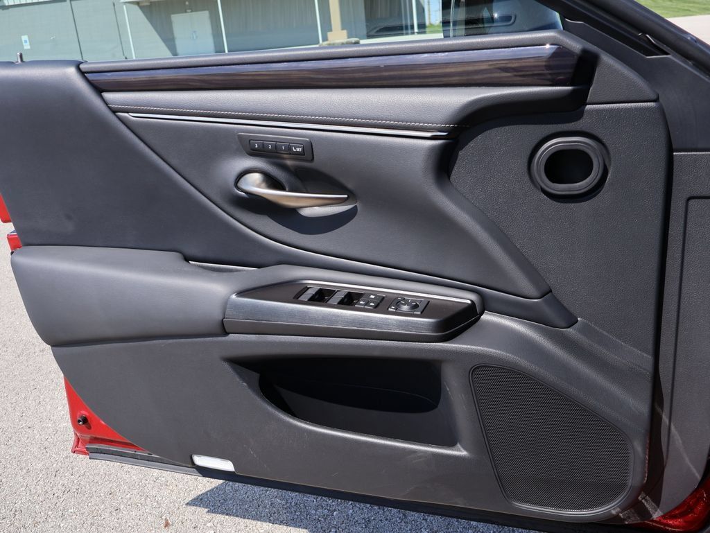 Used 2019 Lexus ES 350 w/ Premium Package FWD image 34