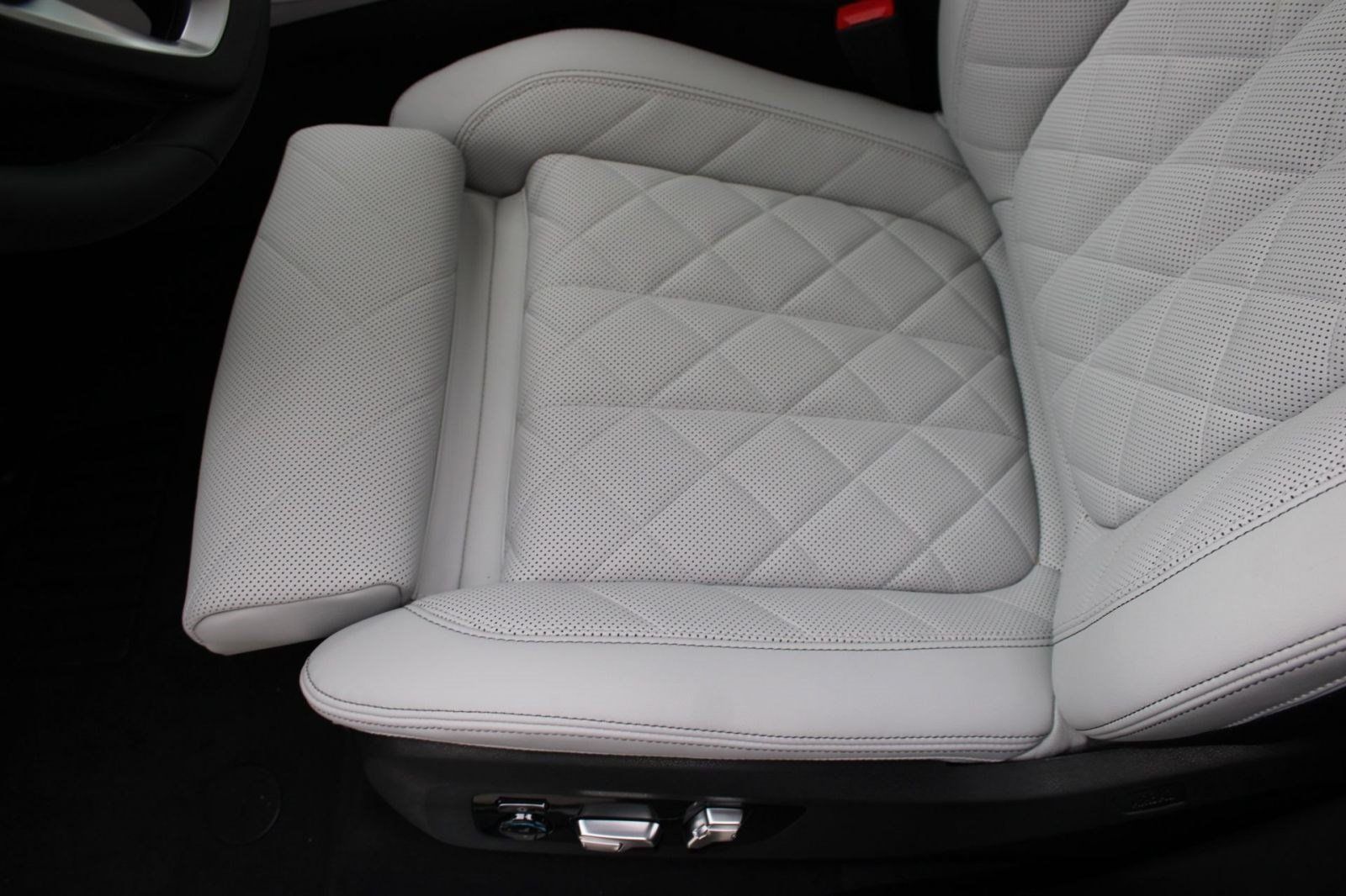Used 2026 BMW X5 sDrive40i RWD image 14