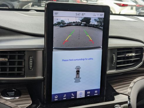 Used 2024 Ford Explorer Limited w/ Limited Technology Package image 12