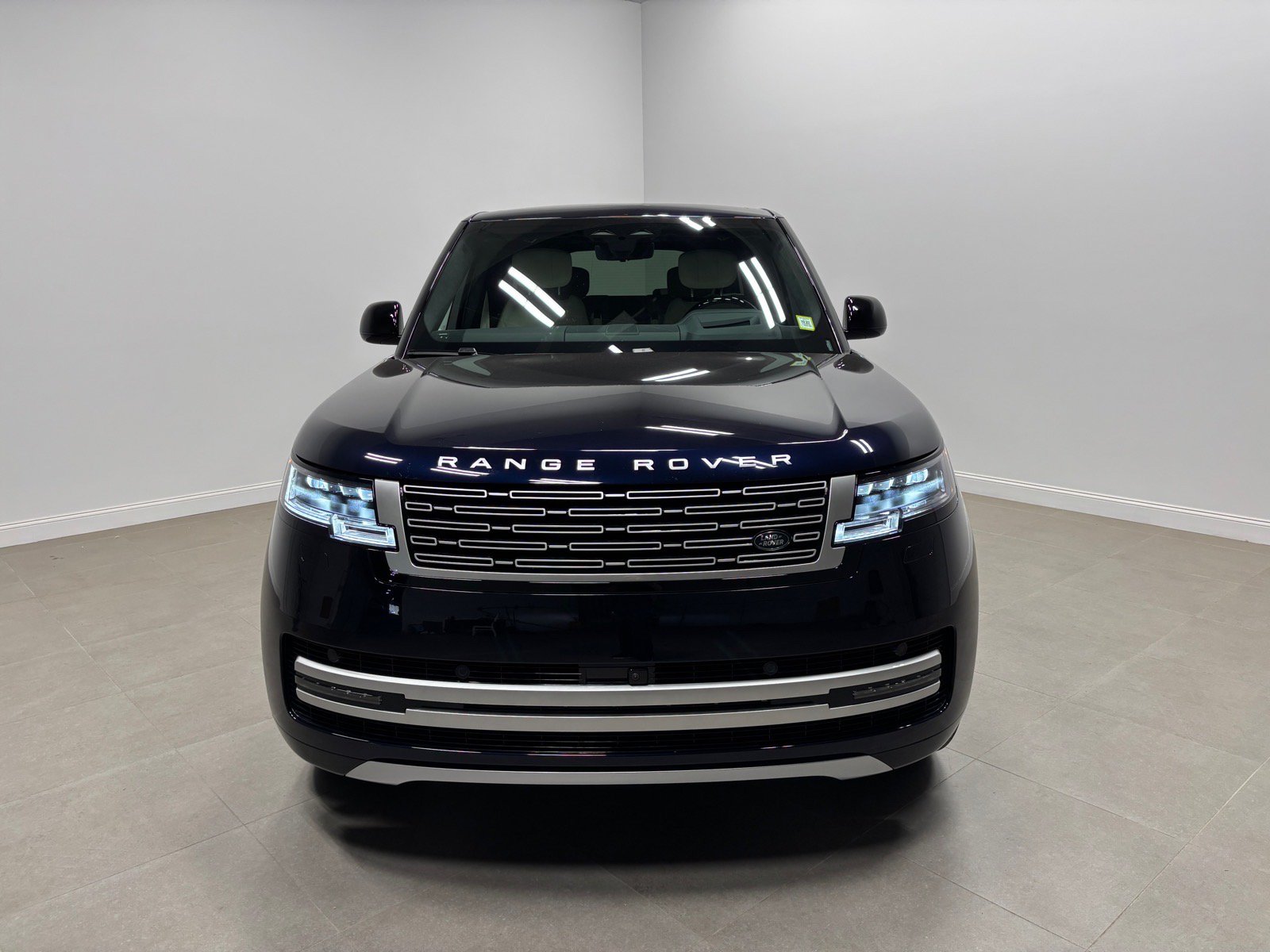 New 2027 Land Rover Range Rover Long Wheelbase Autobiography AWD/4WD image 3