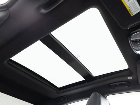 Used 2017 Chrysler 300 C Platinum w/ Safetytec Plus Group RWD image 30