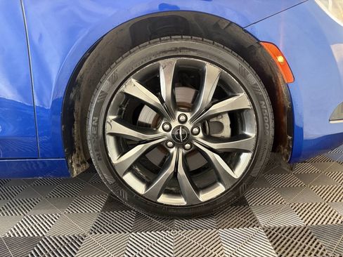Used 2015 Chrysler 200 S FWD image 23