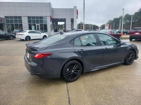 Certified 2025 Toyota Camry SE image 10