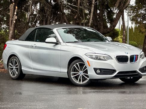 Used 2018 BMW 230i Convertible RWD image 10