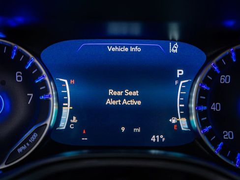 New 2026 Chrysler Pacifica Pinnacle w/ Trailer Tow Group image 45