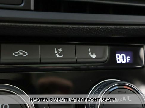 Used 2024 Volkswagen Jetta SEL image 9