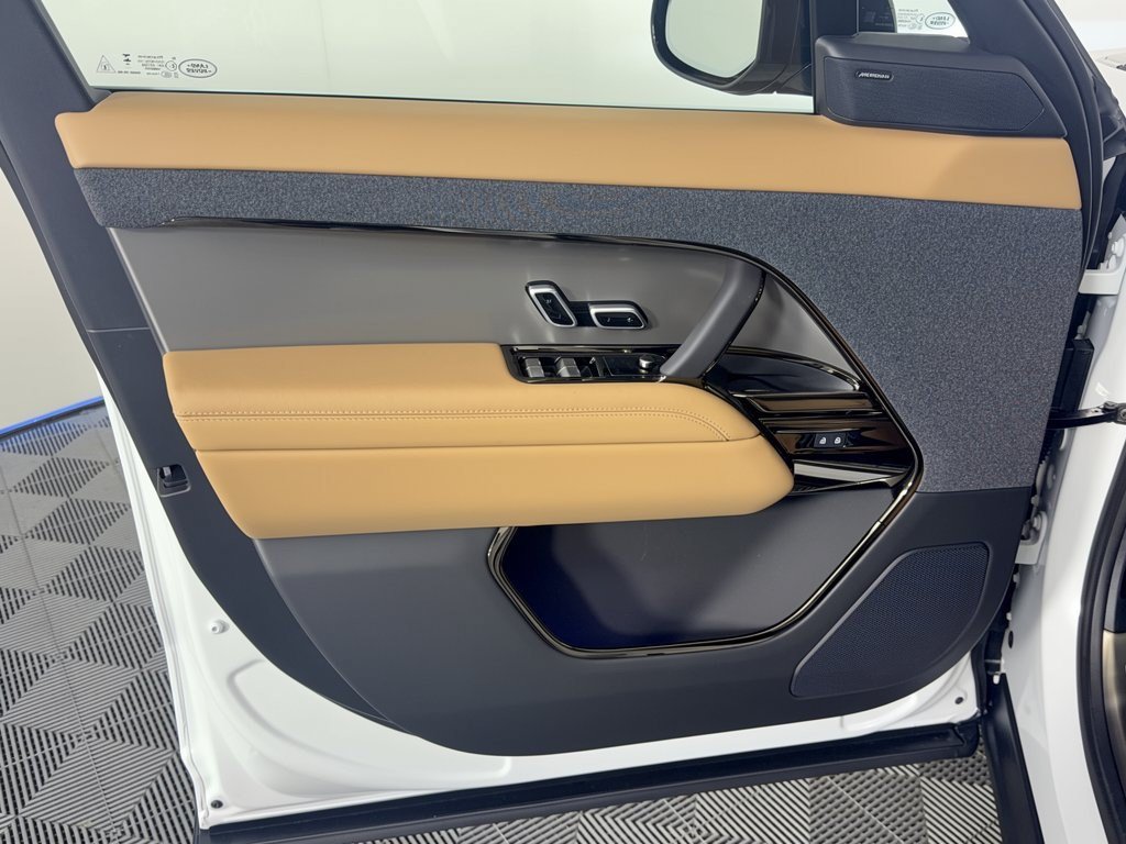 New 2027 Land Rover Range Rover Sport SE AWD/4WD image 14