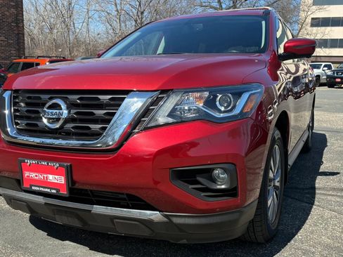 Used 2017 Nissan Pathfinder SL w/ Trailer Tow Package image 14