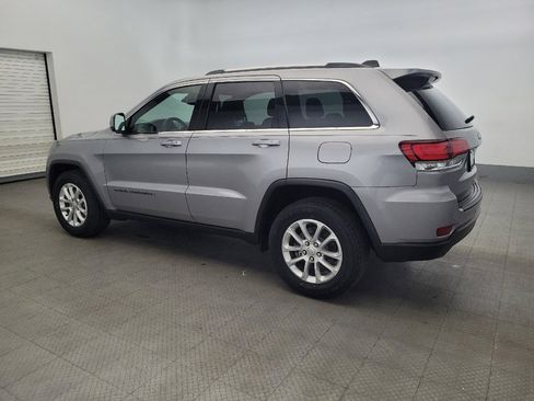 Used 2021 Jeep Grand Cherokee Laredo image 3