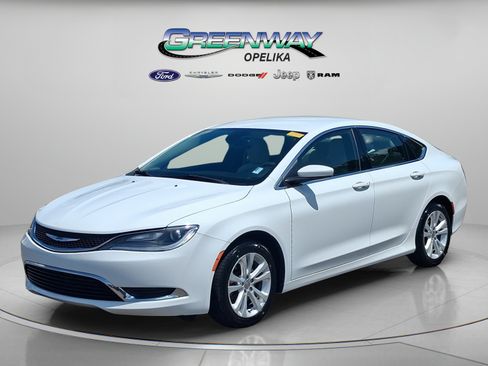 Used 2016 Chrysler 200 Limited FWD image 3