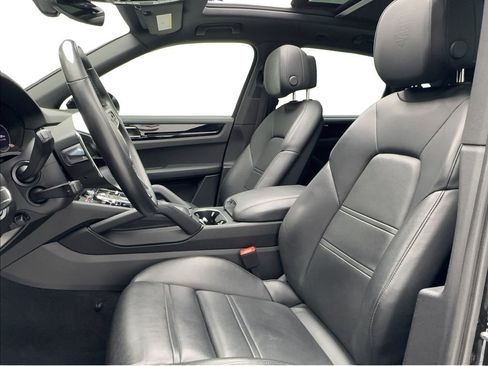 Used 2023 Porsche Cayenne image 37